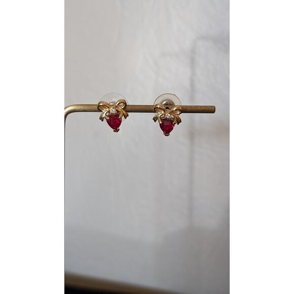 Red Crystal Heart Rhinestone Bow Gold Tone Stud Earrings - Picture 4 of 4